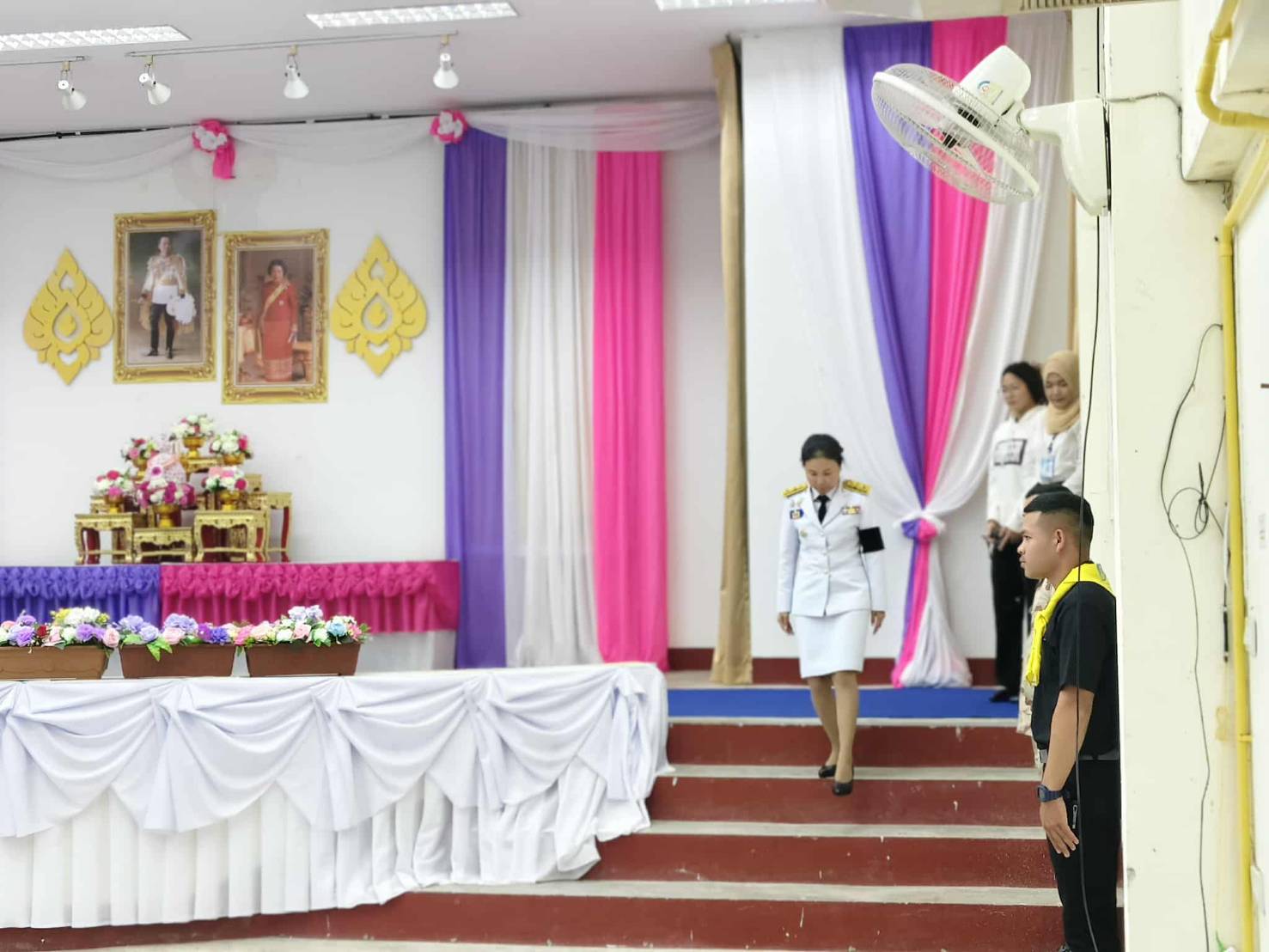 ทต.ศาลาด่าน เข้าร่วมกิจกรรมเฉลิมพระเกียรติพระบาทสมเด็จพระมงกุฎเกล้าเจ้าอยู่หัว เนื่องในโอกาสวันคล้ายวันสวรรคตครบ ๑๐๐ ปี ๒๕ พฤศจิกายน ๒๕๖๘ และกิจกรรมเฉลิมพระเกียรติสมเด็จพระเจ้าภคินีเธอ เจ้าฟ้าเพชรรัตนราชสุดา สิริโสภาพัณณวดี เนื่องในโอกาสวันคล้ายวันประสูติครบ ๑๐๐ ปี ๒๔ พฤศจิกายน ๒๕๖๘