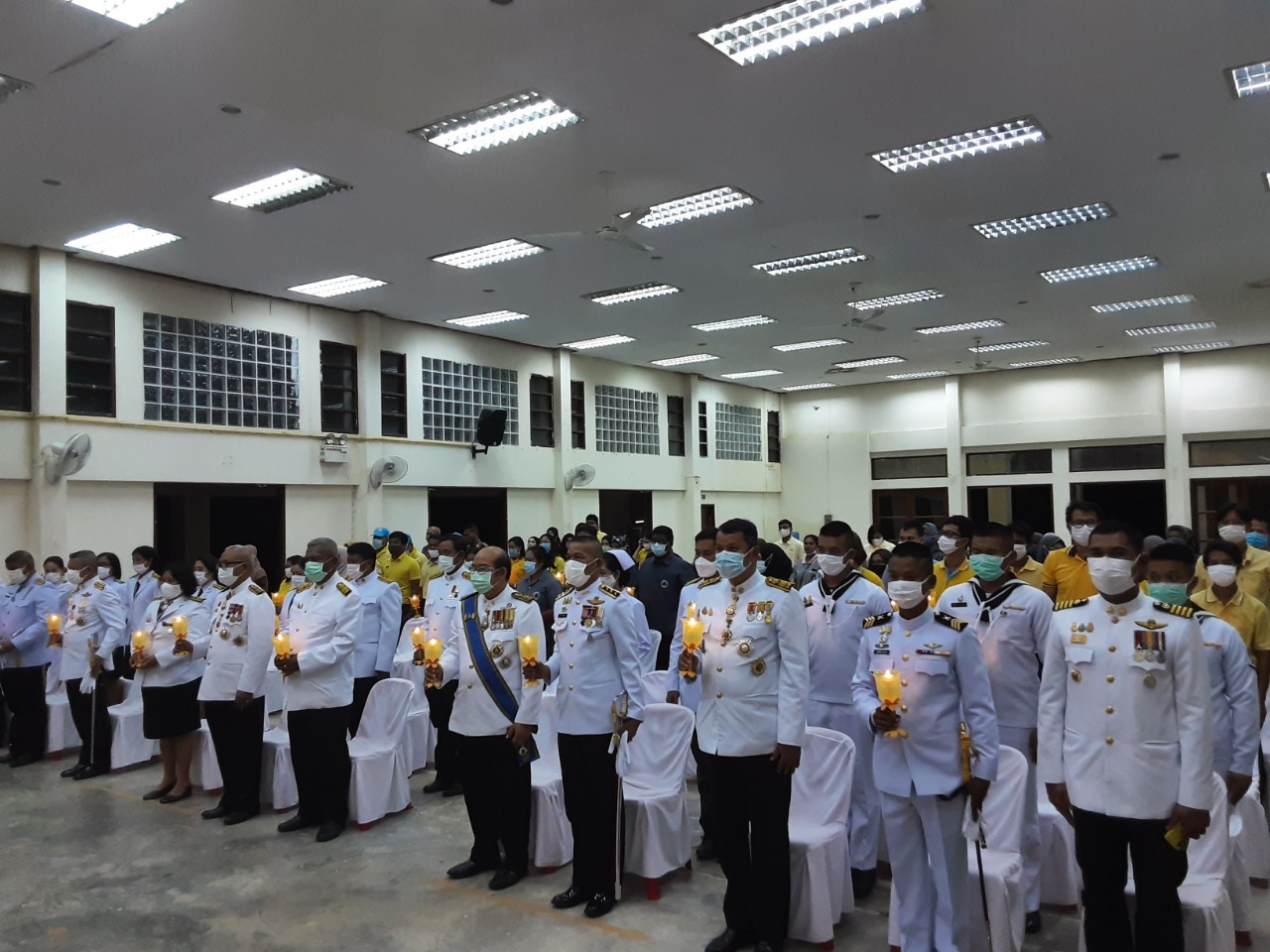 ทต.ศาลาด่าน เข้าร่วมพิธีจุดเทียนเพื่อสดุดีพระเกียรติคุณและน้อมรำลึกในพระมหากรุณาธิคุณของพระบาทสมเด็จพระบรมชนกาธิเบศร มหาภูมิพลอดุลยเดชมหาราช บรมนาถบพิตร (๕ ธันวาคม ๒๕๖๓)