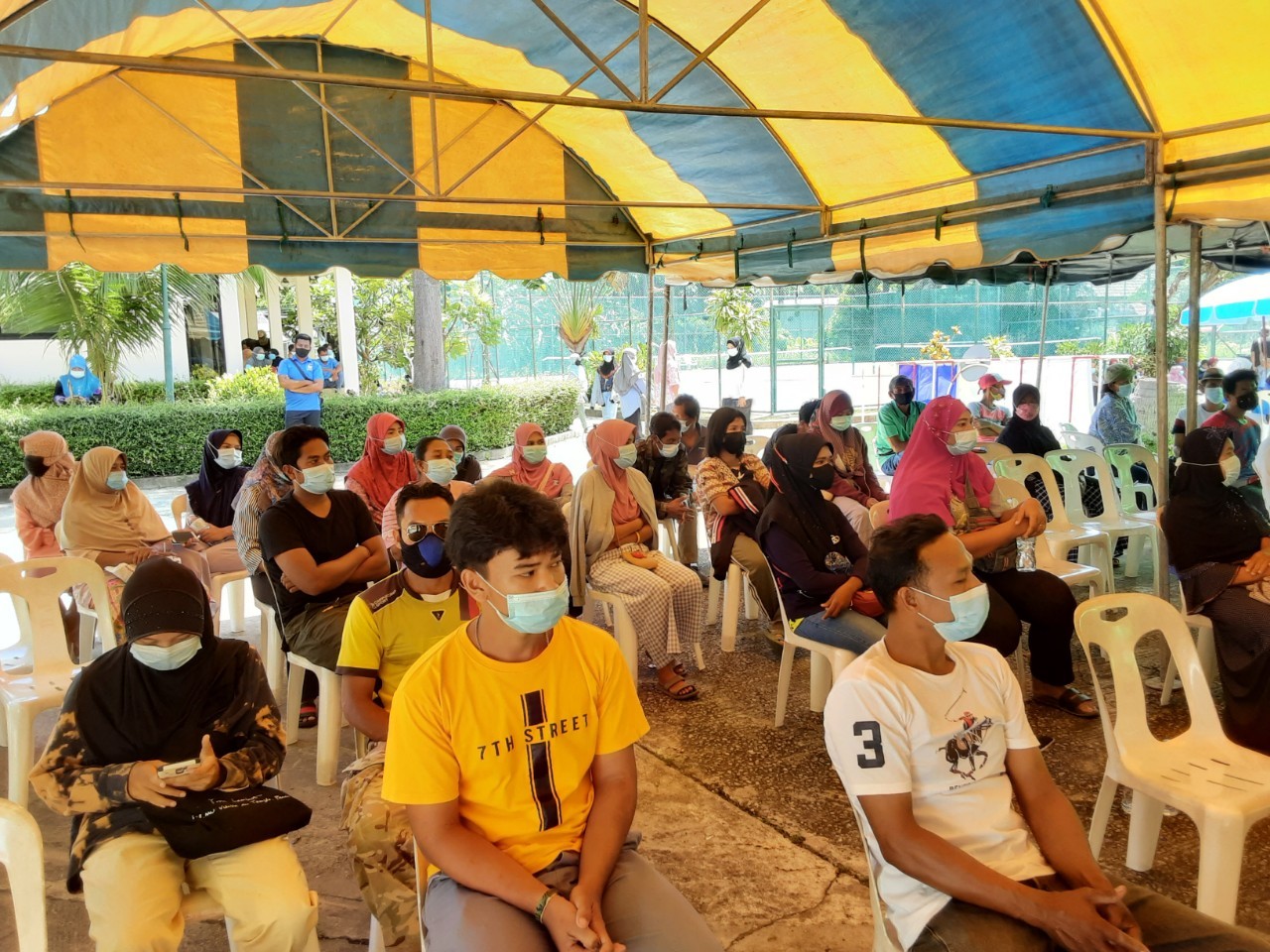ทต.ศาลาด่าน สนับสนุนดำเนินการอำนวยความสะดวกแก่ประชาชนในการเข้ารับบริการฉีดวัคซีนป้องกันโรคโควิด-19 (1 ก.ค. 64)